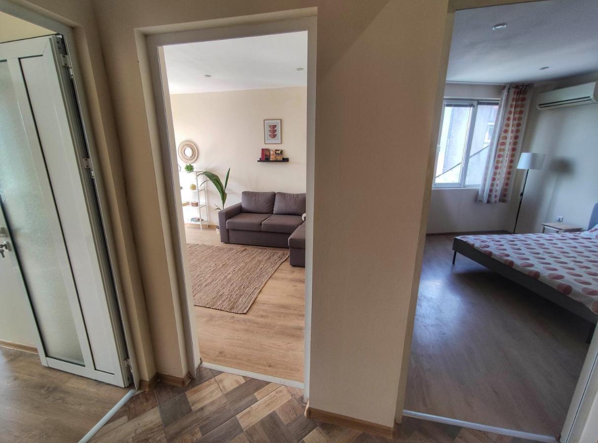 By The Cathedral, 1 Bed Flat Varna Exterior foto