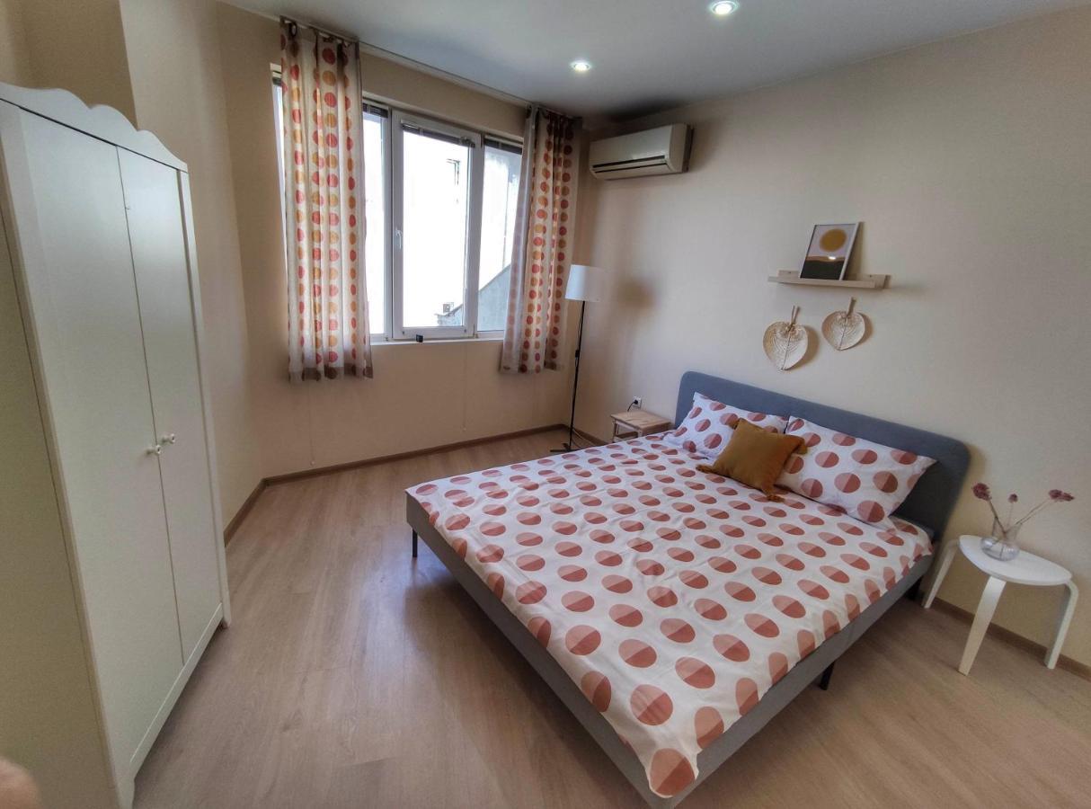 By The Cathedral, 1 Bed Flat Varna Exterior foto