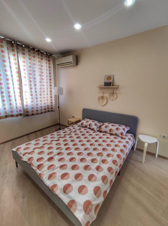 By The Cathedral, 1 Bed Flat Varna Exterior foto